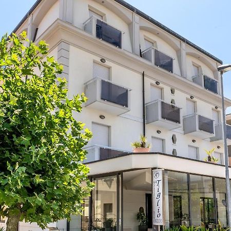 Hotel Tiglio ริมินี ภายนอก รูปภาพ