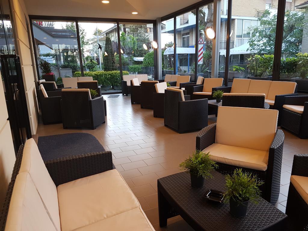 Hotel Tiglio ริมินี ภายนอก รูปภาพ
