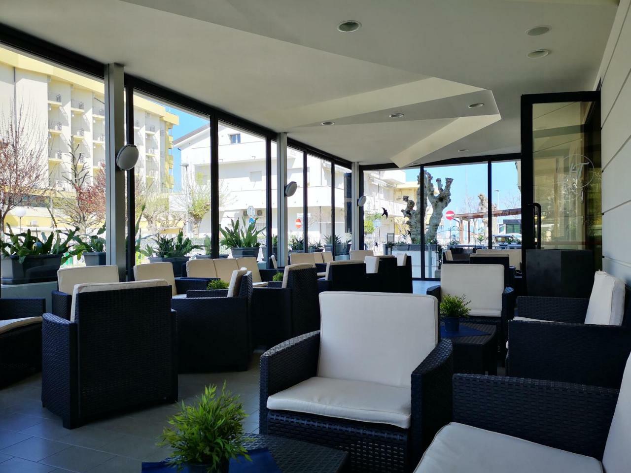 Hotel Tiglio ริมินี ภายนอก รูปภาพ